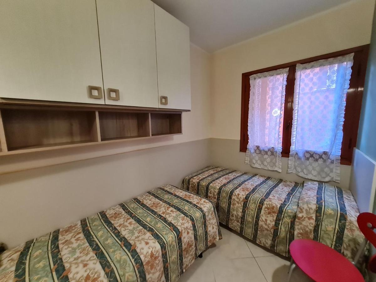 Easy Apartments Peschiera Peschiera del Garda Bagian luar foto