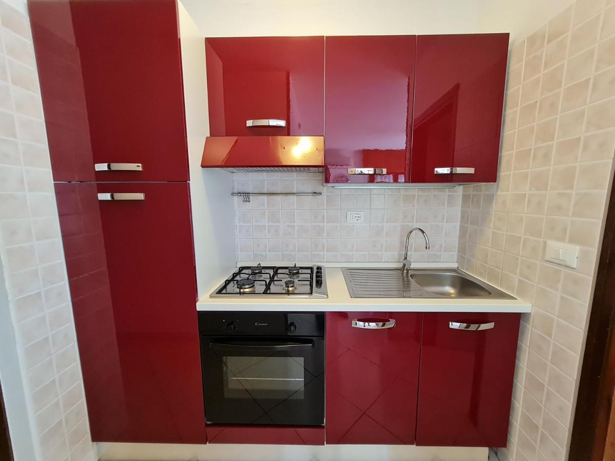Easy Apartments Peschiera Peschiera del Garda Bagian luar foto