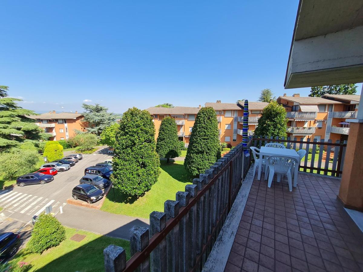 Easy Apartments Peschiera Peschiera del Garda Bagian luar foto