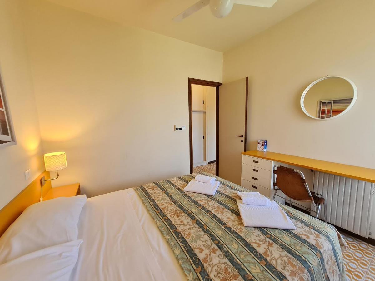Easy Apartments Peschiera Peschiera del Garda Bagian luar foto