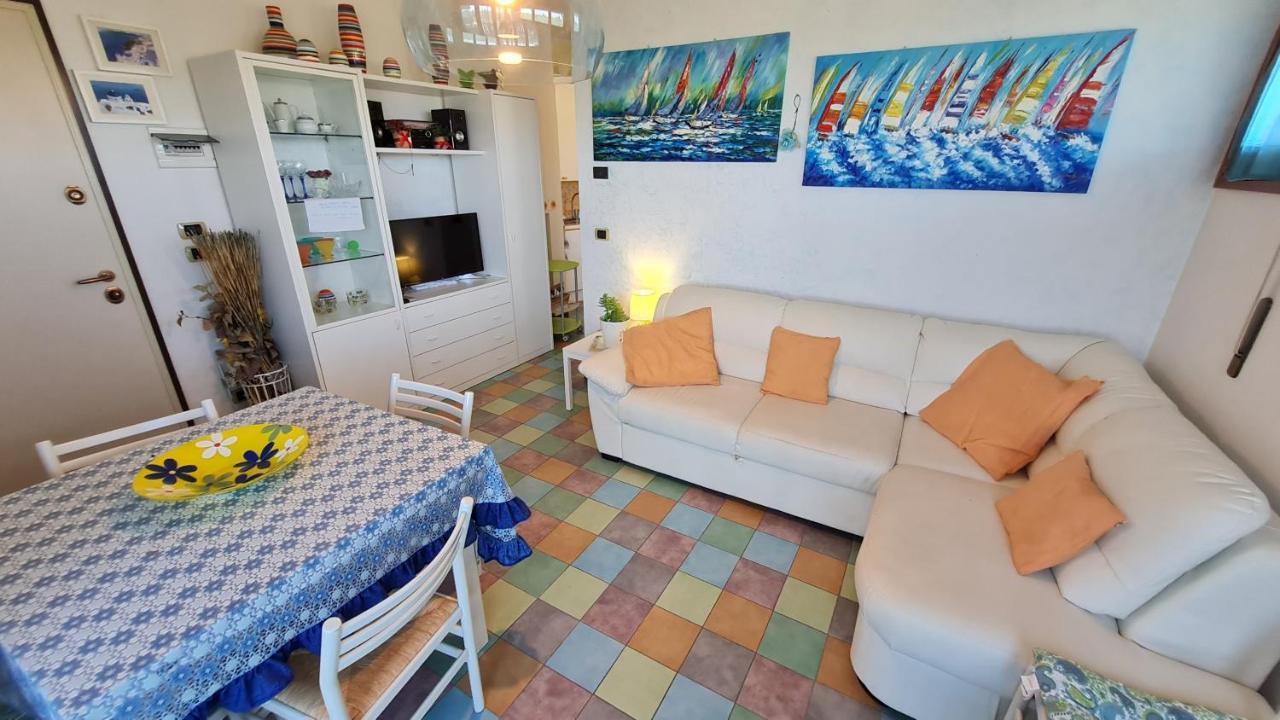 Easy Apartments Peschiera Peschiera del Garda Bagian luar foto