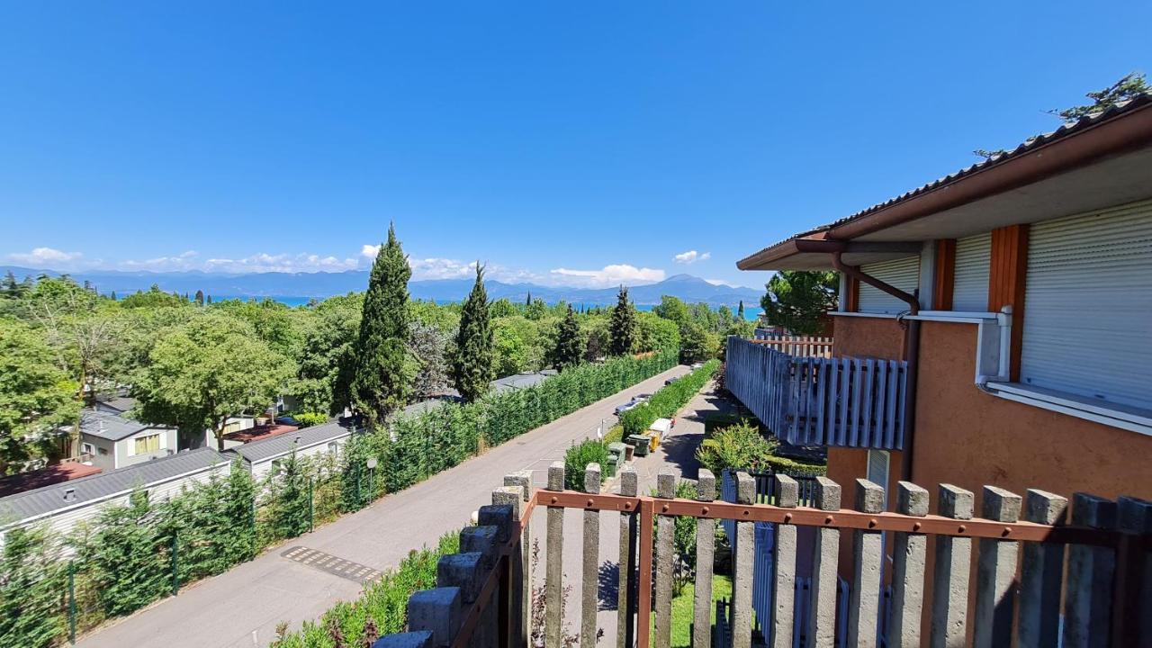 Easy Apartments Peschiera Peschiera del Garda Bagian luar foto