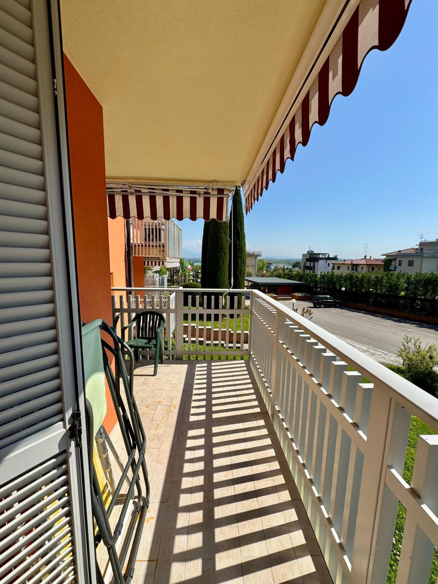 Easy Apartments Peschiera Peschiera del Garda Bagian luar foto