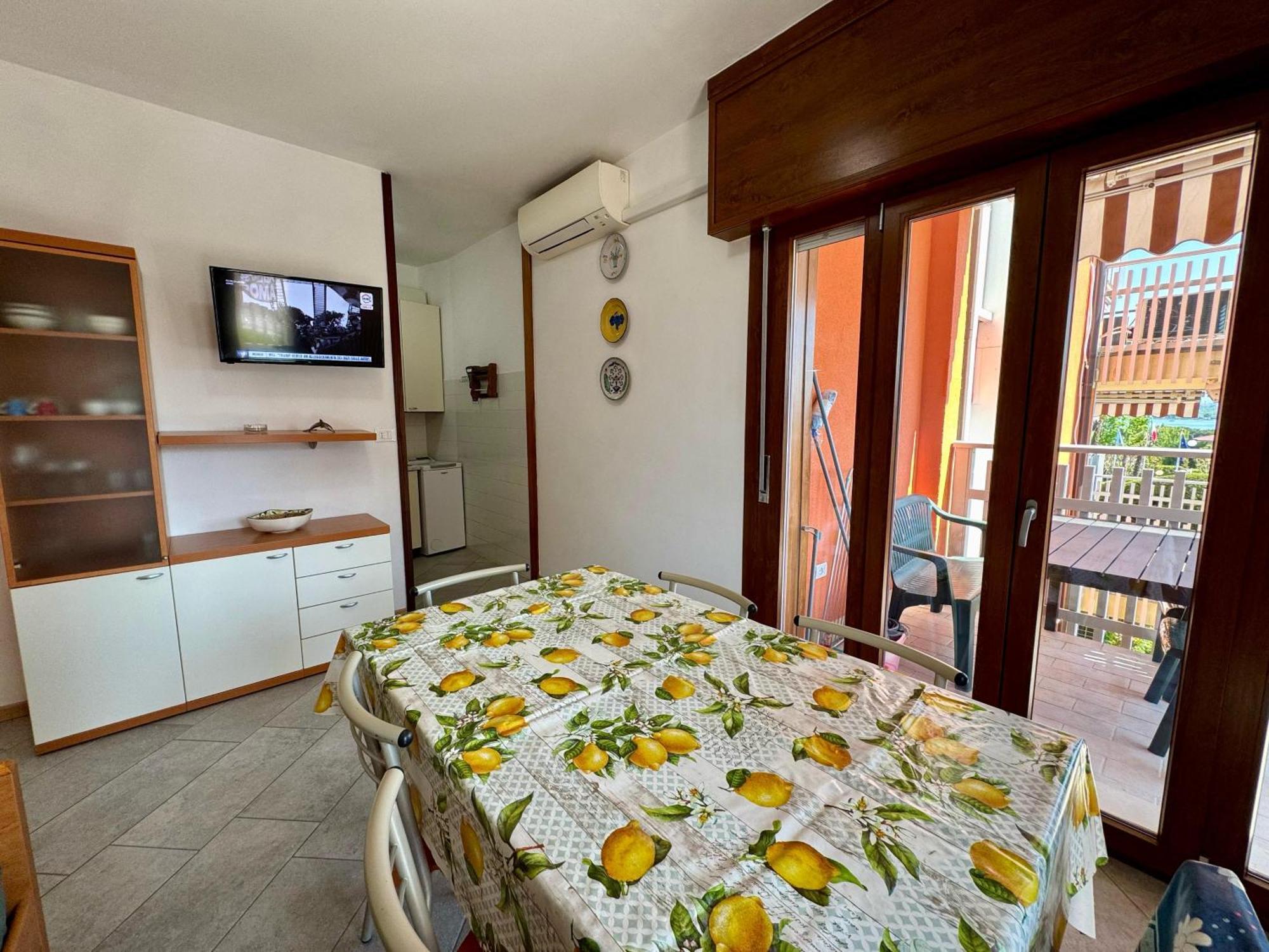 Easy Apartments Peschiera Peschiera del Garda Bagian luar foto