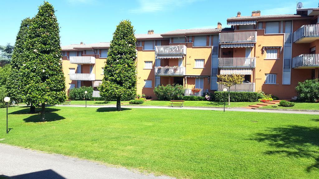 Easy Apartments Peschiera Peschiera del Garda Bagian luar foto