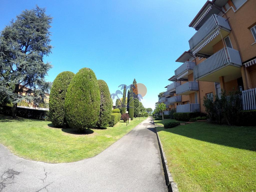 Easy Apartments Peschiera Peschiera del Garda Bagian luar foto