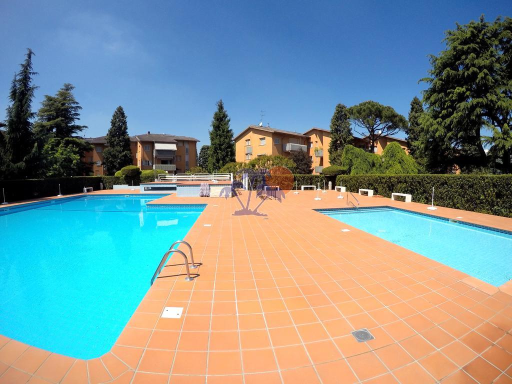 Easy Apartments Peschiera Peschiera del Garda Bagian luar foto