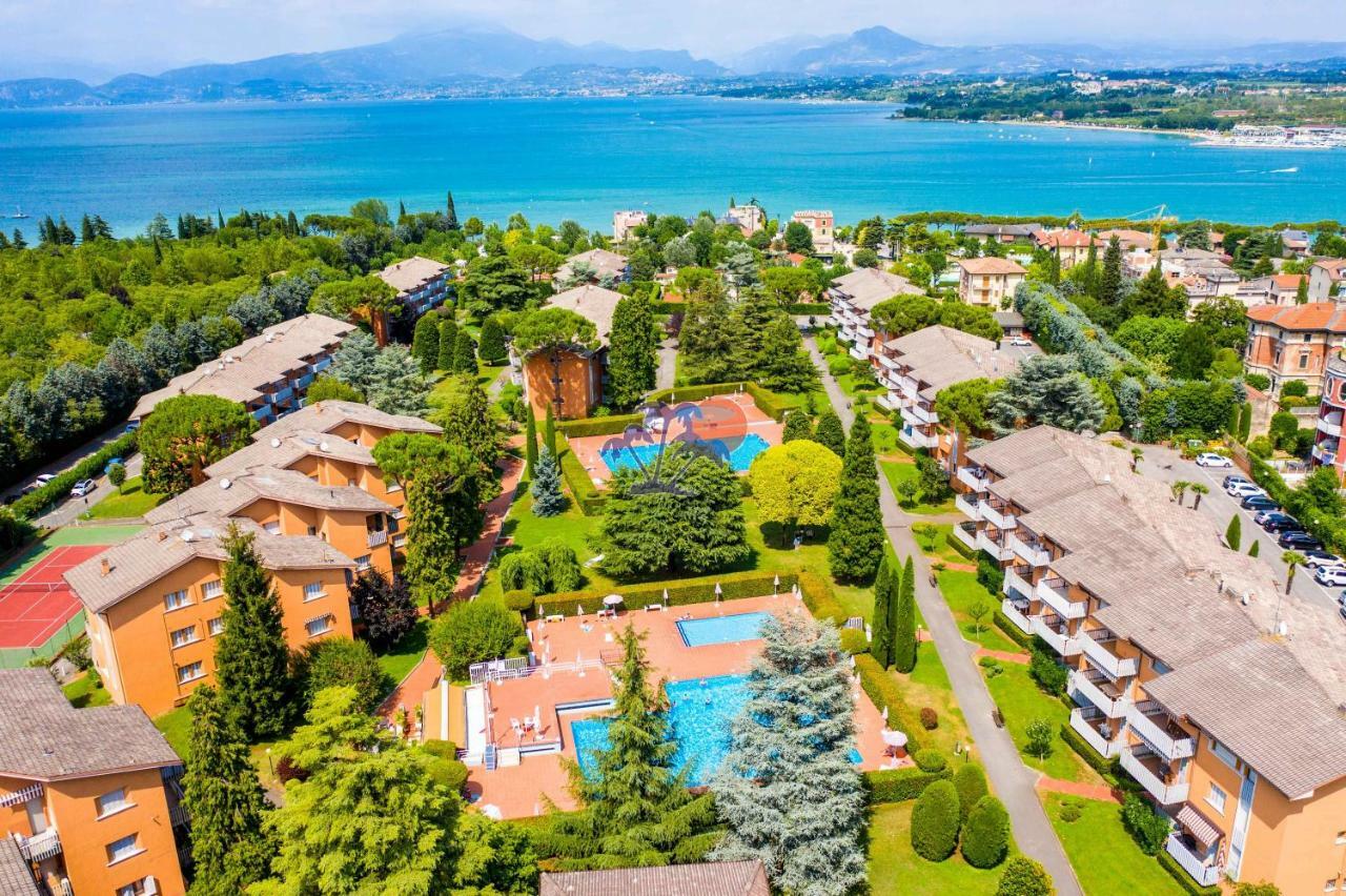 Easy Apartments Peschiera Peschiera del Garda Bagian luar foto