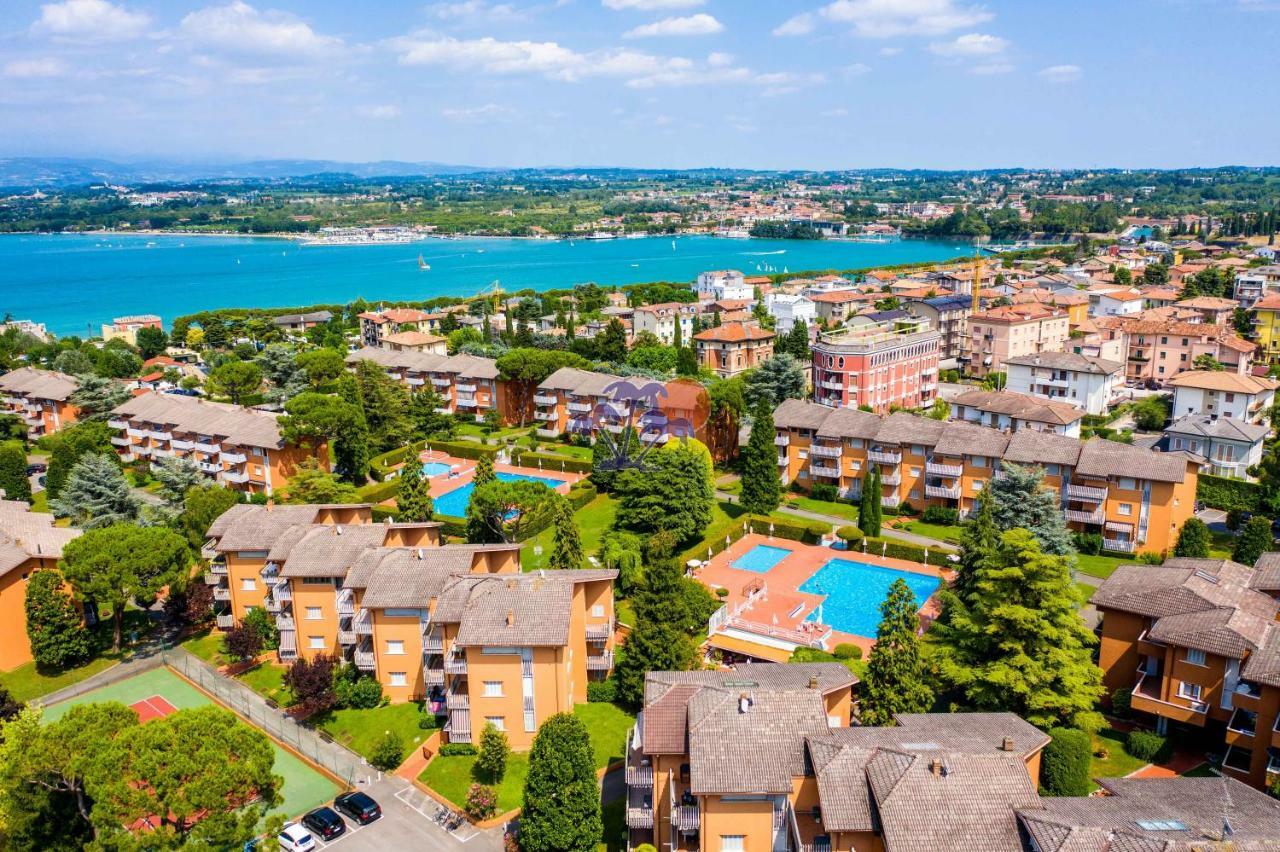Easy Apartments Peschiera Peschiera del Garda Bagian luar foto