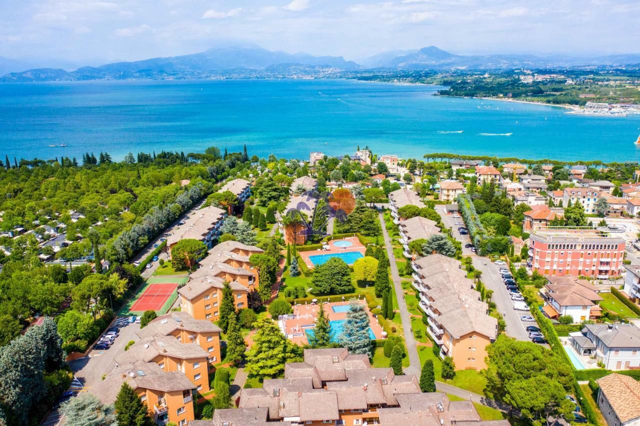 Easy Apartments Peschiera Peschiera del Garda Bagian luar foto